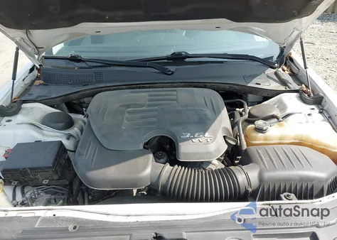 2015 Chrysler 300 Limited z USA, uszkodzony, nr VIN 2C3CCAAG9FH742928